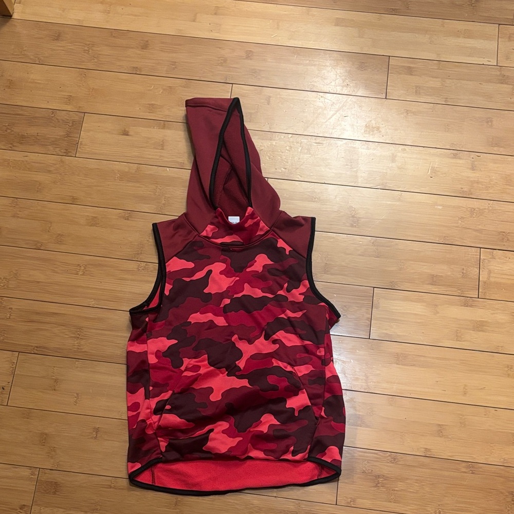 Old Navy Red Camo Sleeveless Hoodie boys size small /6